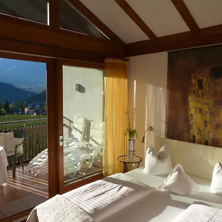 Pension Riedingerhof Meran Zimmer foto